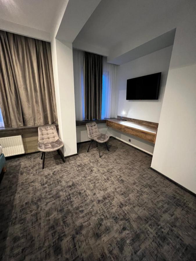 M Hotel Λοτζ Εξωτερικό φωτογραφία