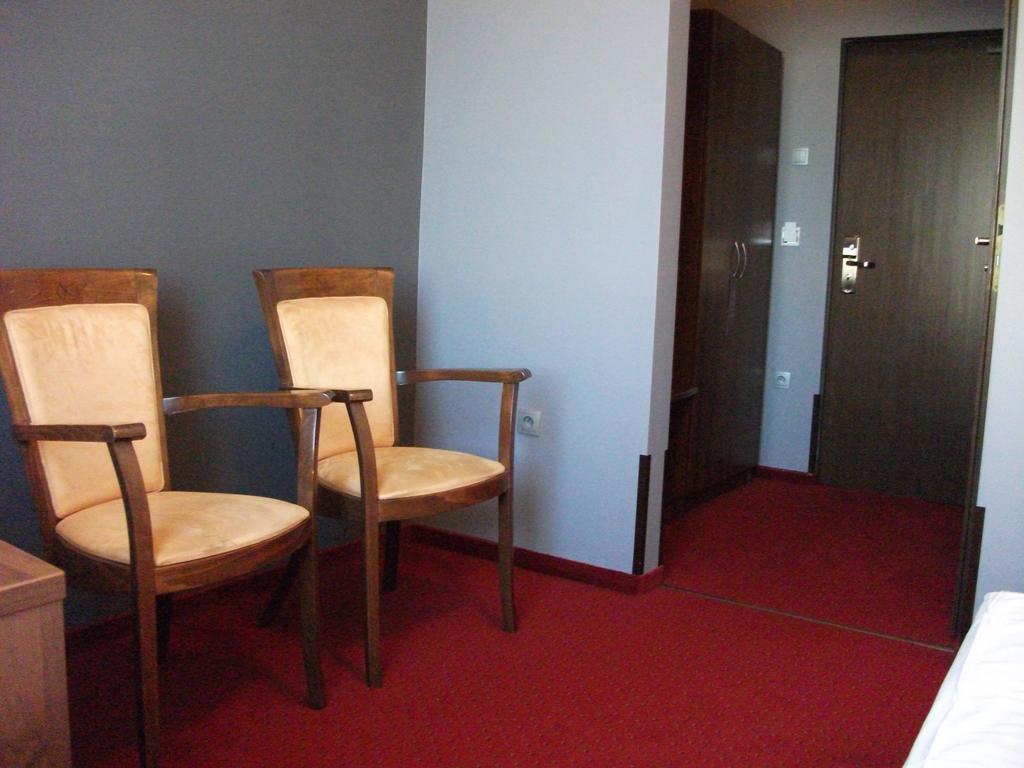 M Hotel Λοτζ Εξωτερικό φωτογραφία